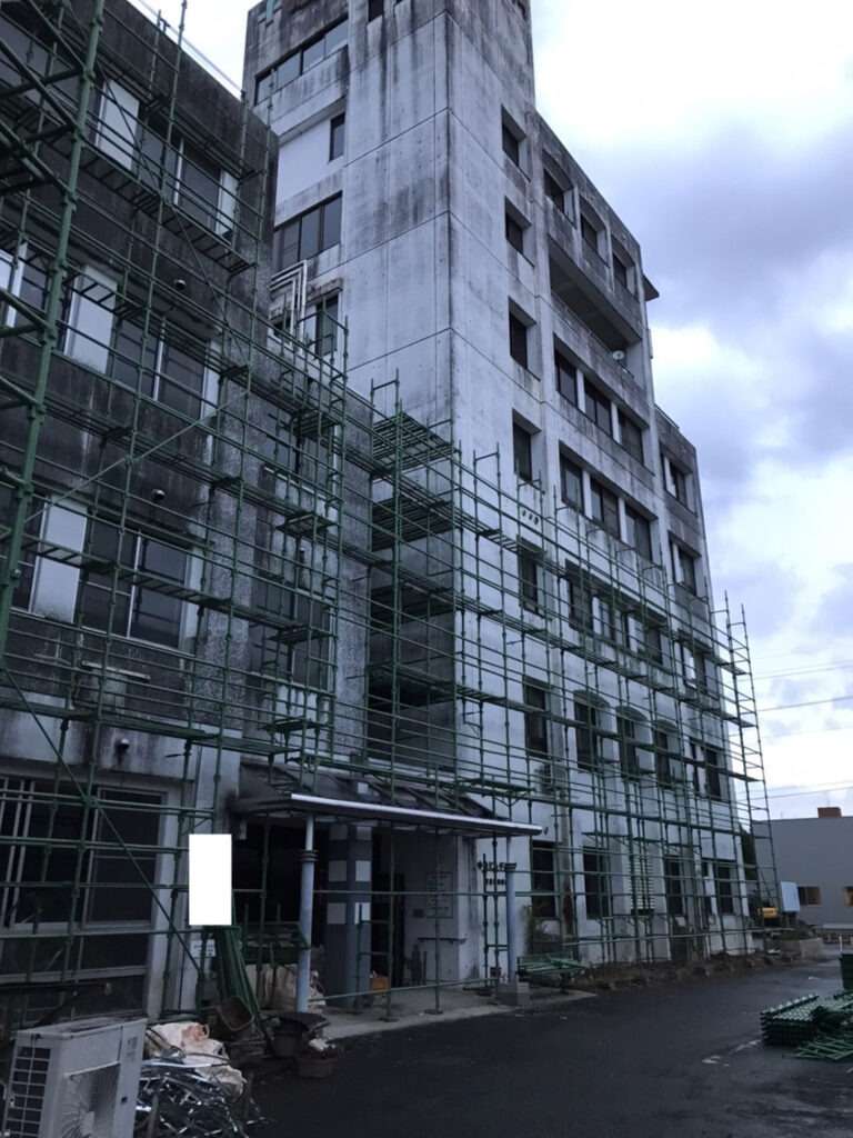 熊本県人吉市　某病院解体足場